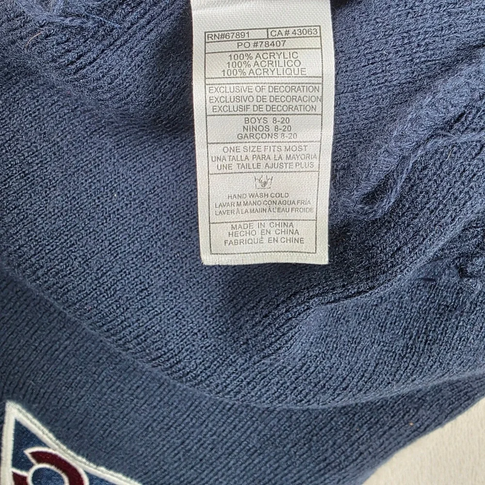Colorado Avalanche Beanie Hat Youth Large Blue Red Knit Cuff Pom NHL Hockey Warm